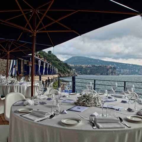 table setting wedding sea side Sorrento